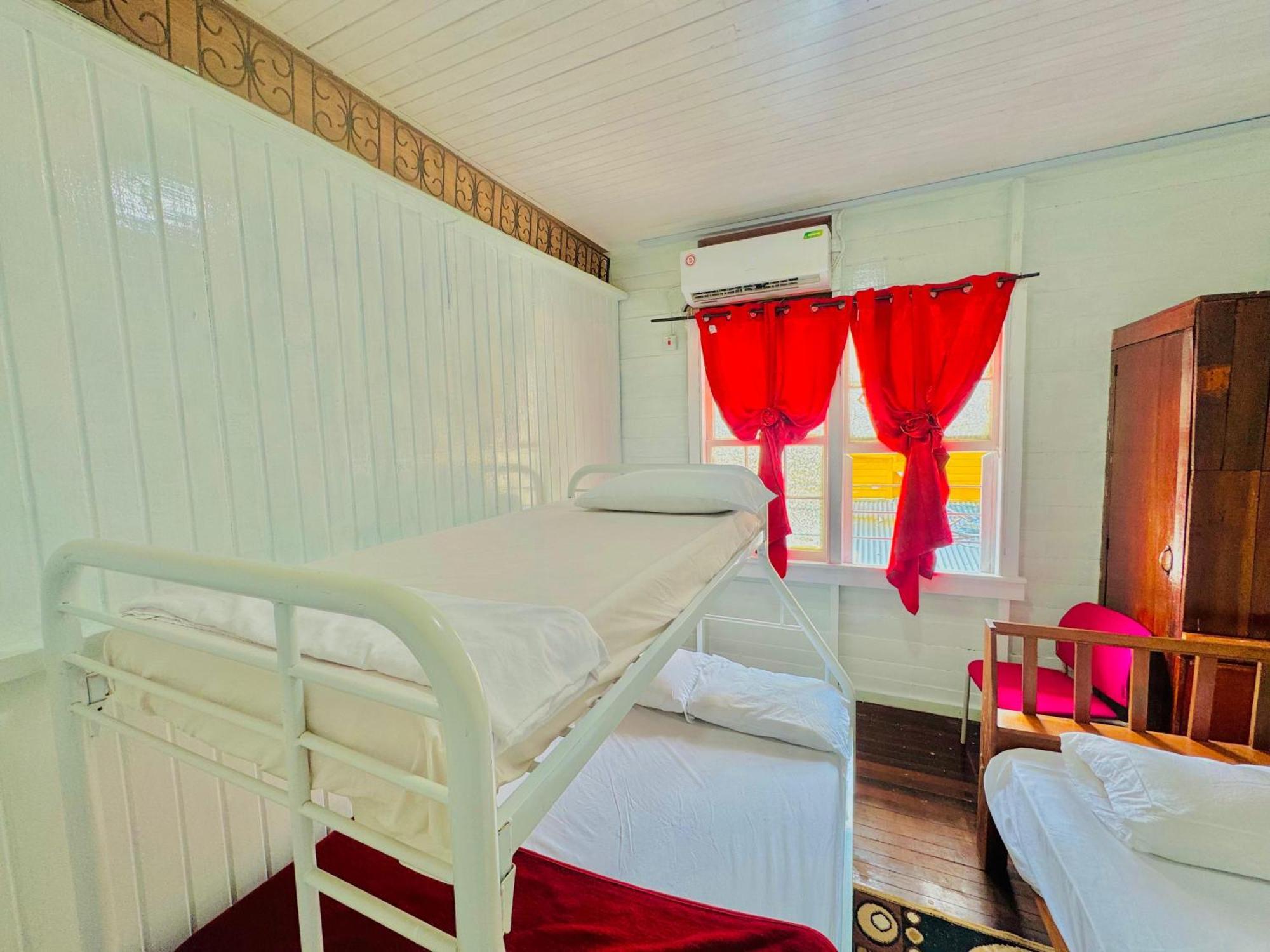 Smith'S Homestay Georgetown Eksteriør billede
