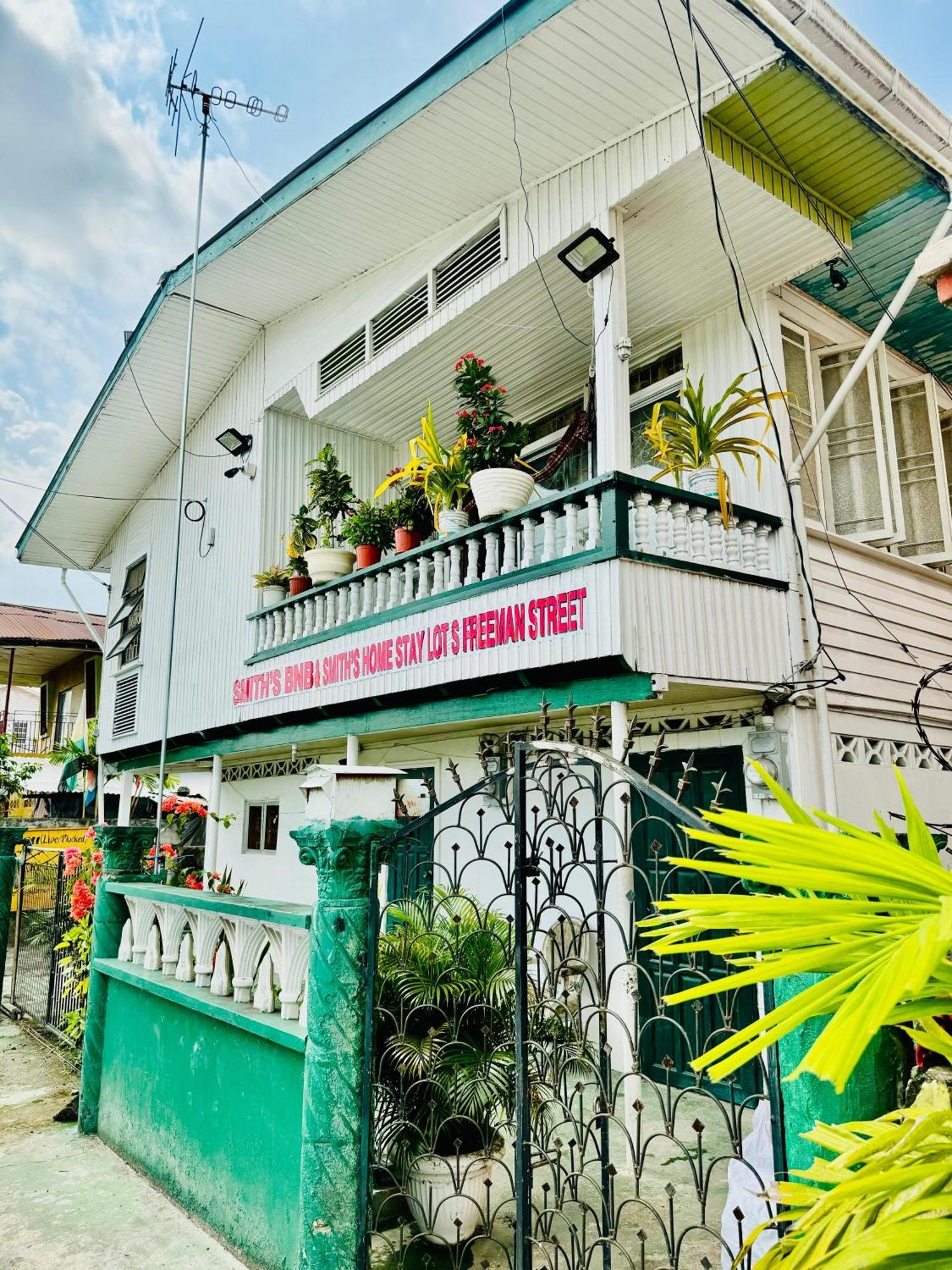 Smith'S Homestay Georgetown Eksteriør billede